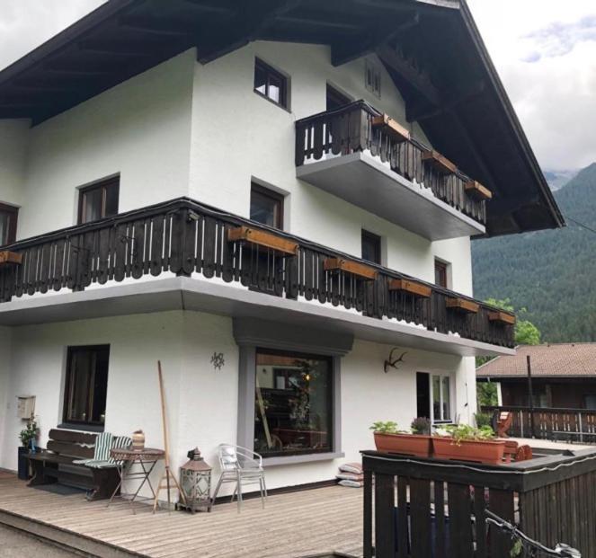 Gastehaus Schmitt Hotel Lahn Bagian luar foto